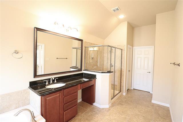 Building Photo - 2461 Embleton Dr