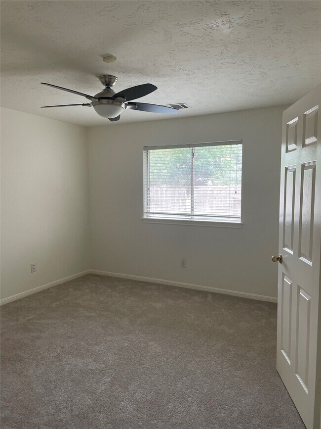 Building Photo - 11306 Yorkshire Oaks Dr