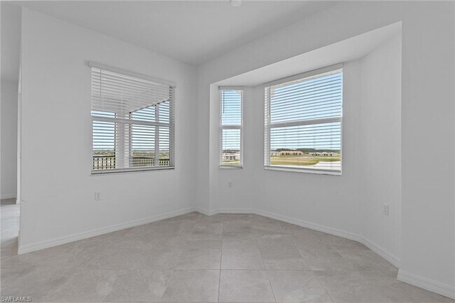 Building Photo - 5807 Double Eagle Cir