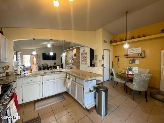 Building Photo - 10473 Valle del Mar Dr