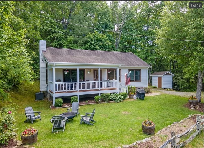 Building Photo - 205 Blue Stone Trail