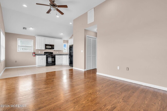 Building Photo - 227 Cedar Dr