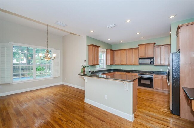 Building Photo - 3410 W Bay Villa Ave