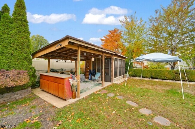 Building Photo - 328 Minute Arms Rd