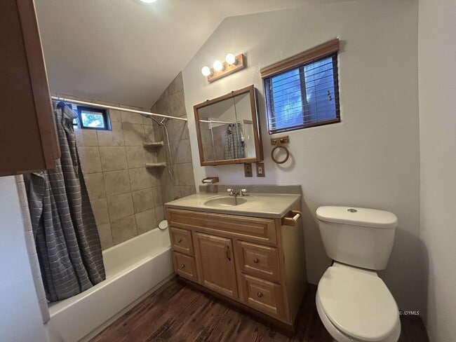 Building Photo - Cute Single Story Cabin in the Woods for Rent