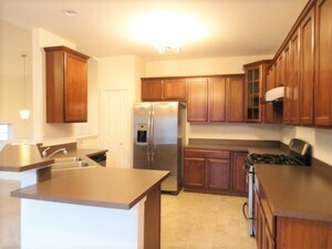 Building Photo - 429 Grosvenor Ln