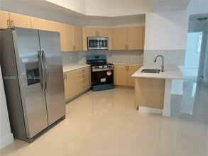 Building Photo - 2851 Riverside Dr