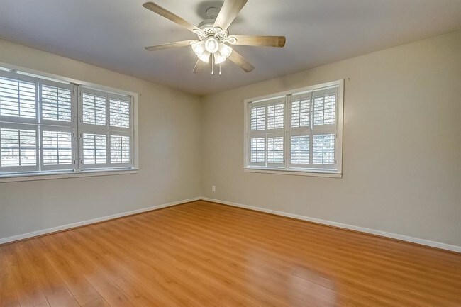 Building Photo - 15206 TX-36