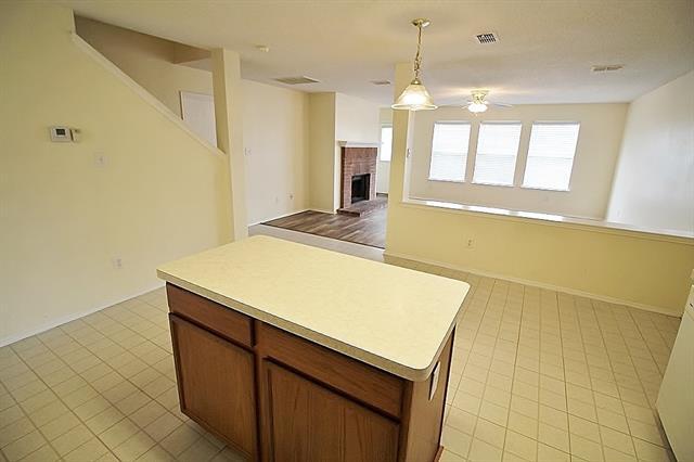 Building Photo - 2415 Mallory Ln