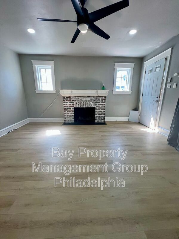 Building Photo - 25 W Parkway Ave