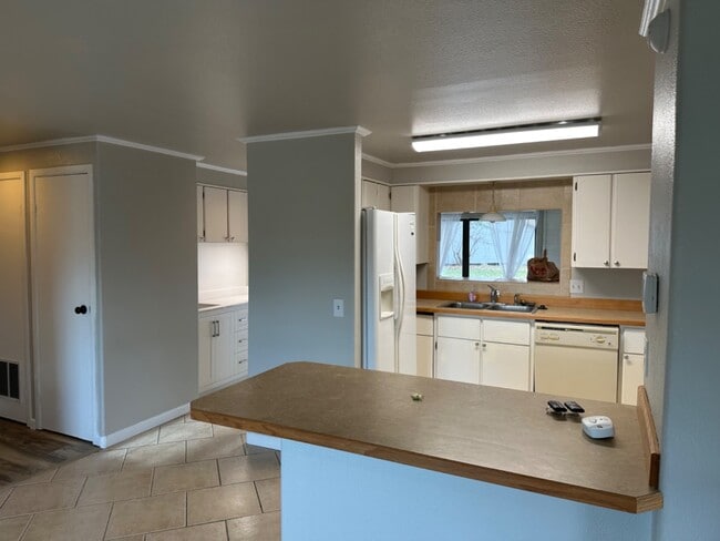 Building Photo - 9333 US-212