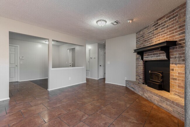 Building Photo - 3 Bed 2 Bath in Norman