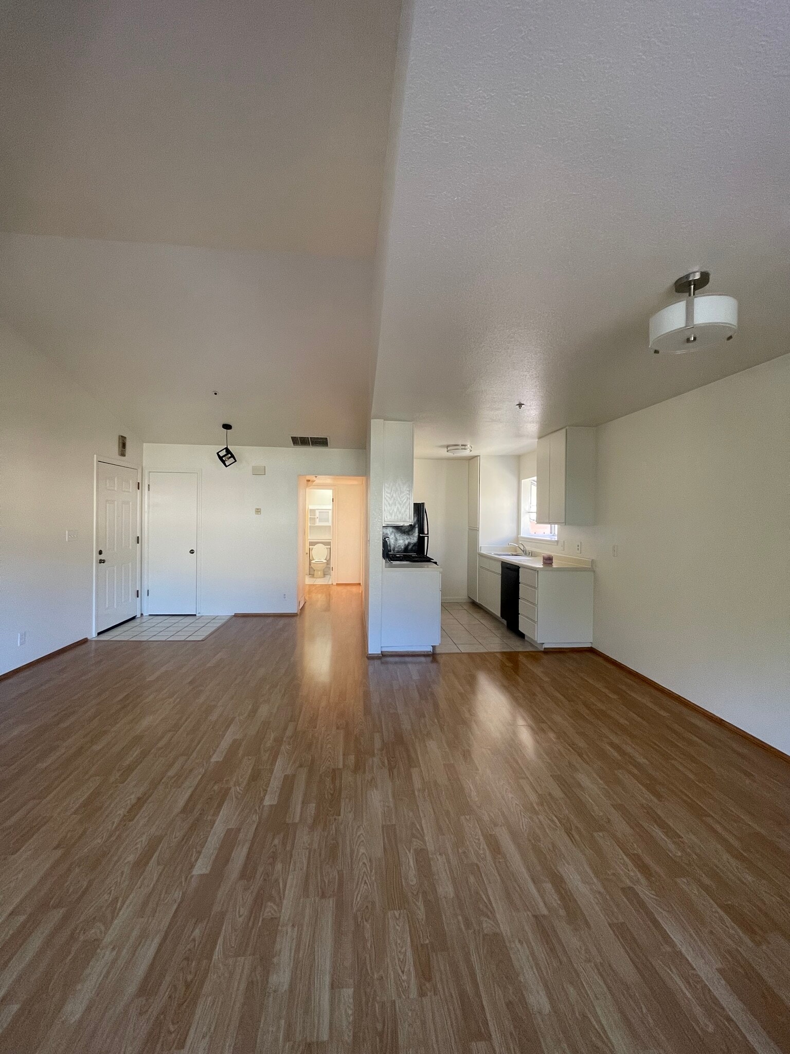 Building Photo - 1026 San Luis Cir