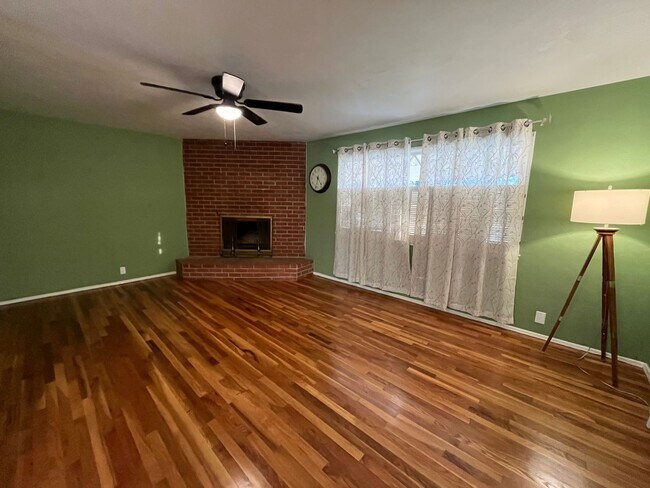 Building Photo - Cozy Home for rent in Tulare