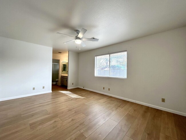 Building Photo - AVAILABLE NOW!! 3 Bedroom 2 Bathroom Home in Yucca Valley!! MOVE IN SPECIAL HALF OFF ONE MONTH'S ...