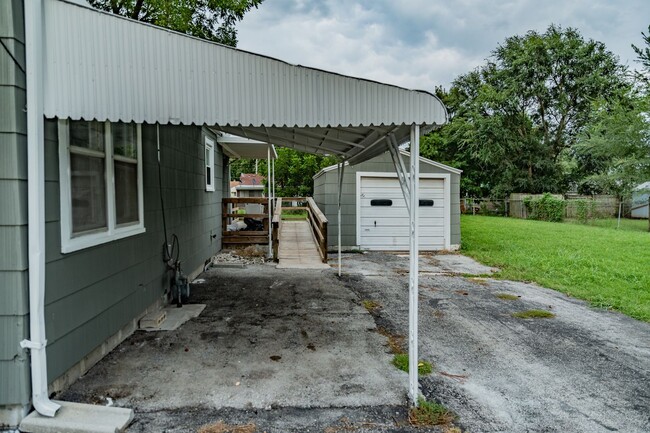 Building Photo - Updated 3 bed/1.5 bath home!