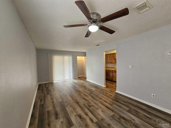 Building Photo - 6288 Hamilton Bridge Rd