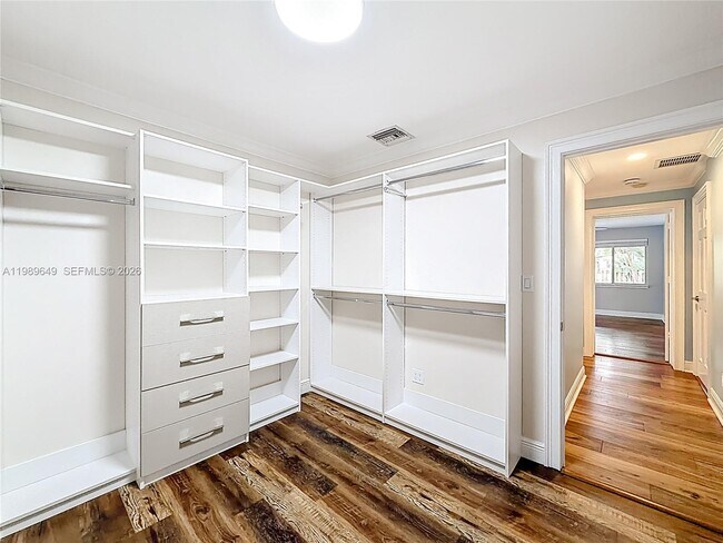 Building Photo - 4330 SW 7th St