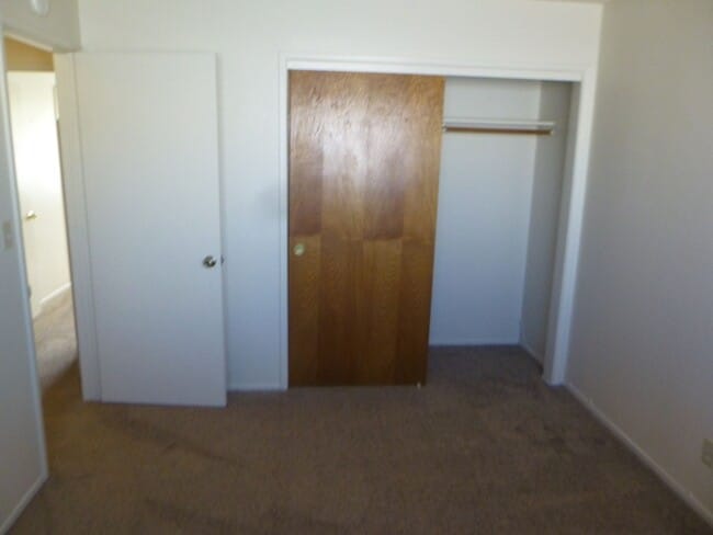 Building Photo - uni600