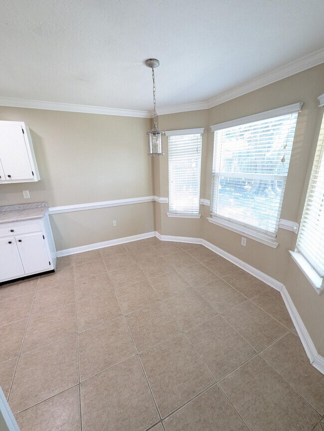 Building Photo - 437 Bridgewater Ct