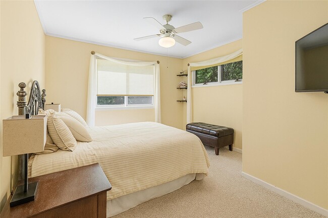 Building Photo - 60 Quogue Riverhead Rd
