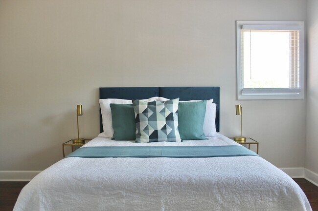 Building Photo - Rosedale