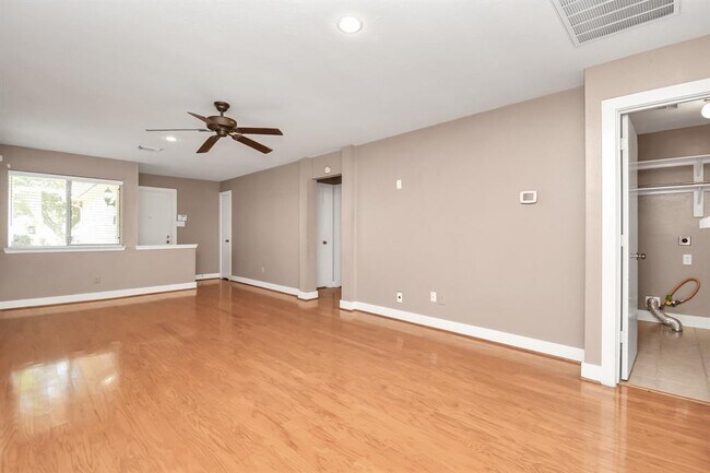 Building Photo - 5806 Sonoma Ridge