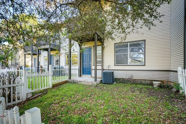 Building Photo - 1830 River Crossing Cir