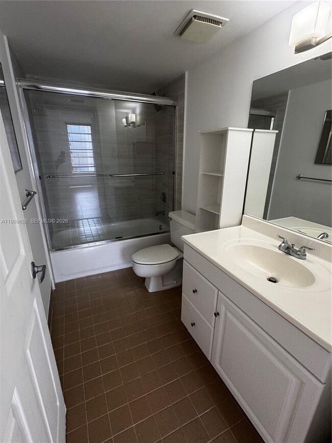 Building Photo - 9686 Fontainebleau Blvd