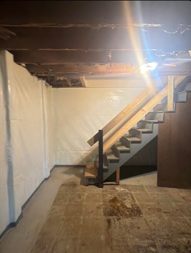 Building Photo - 238 Pond Dr
