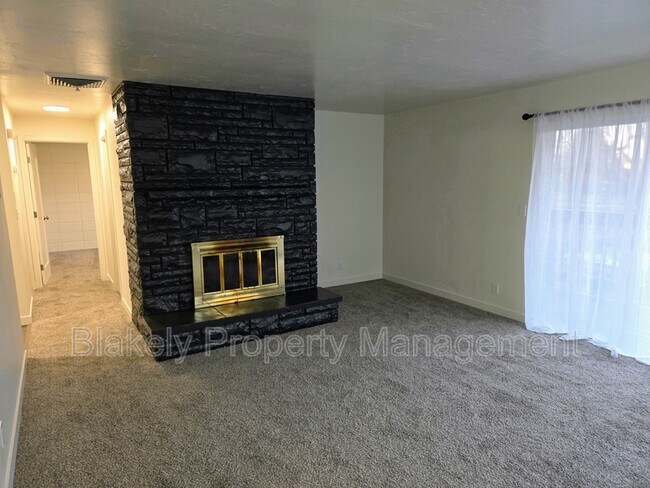 Building Photo - 2118 S Roosevelt St