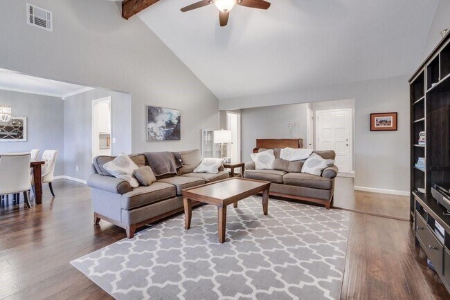 Building Photo - 1332 Chimney Hill Rd