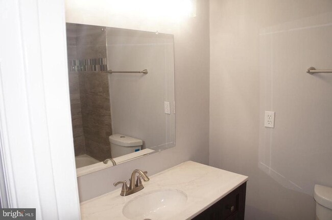 Building Photo - 5814 Holly Springs Dr N