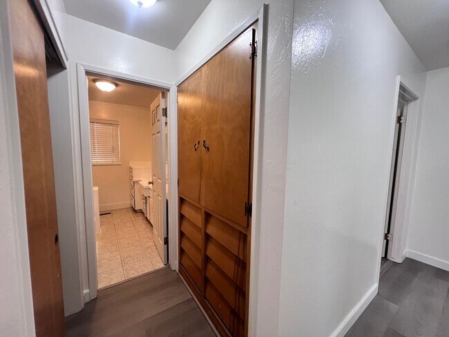 Building Photo - EBS T 37565