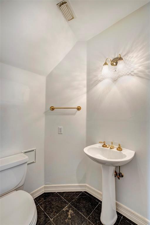 Building Photo - 57 Briar Hollow Ln