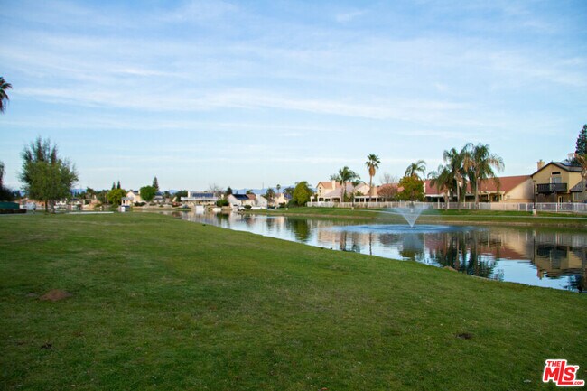 Building Photo - 8506 Blue Heron Dr