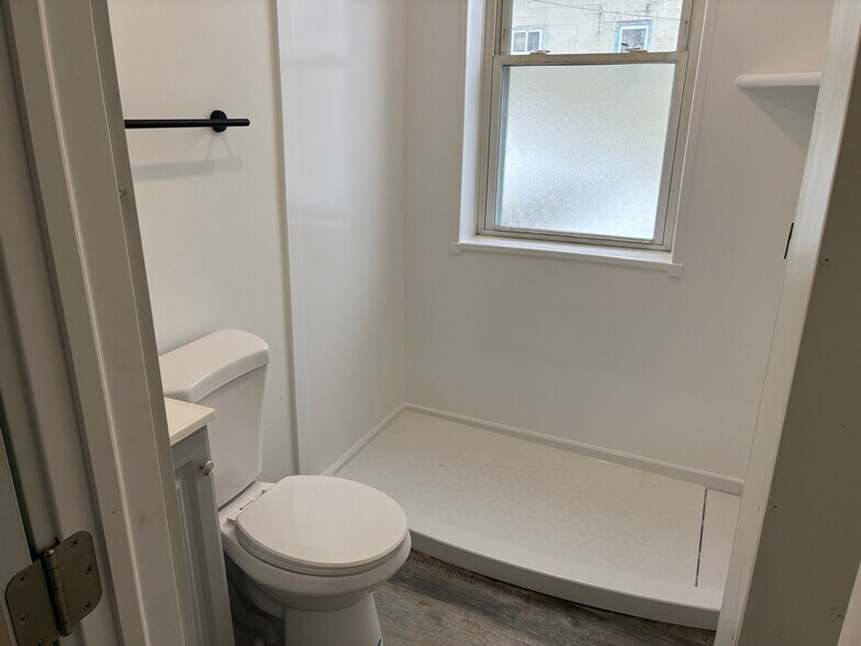 Building Photo - 110 E Madison Ave