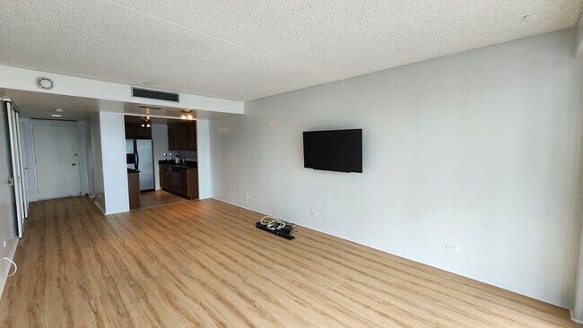 Building Photo - Harbor Square, Makai Building, 1 bedroom, ...