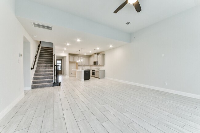 Building Photo - 11731 Tranquility Summit Dr