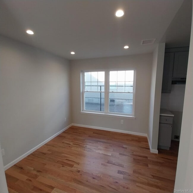 Building Photo - 343 Jackson St