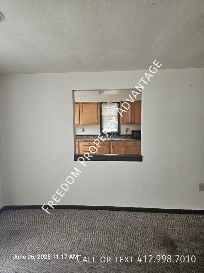 Building Photo - 130 Hall Ave
