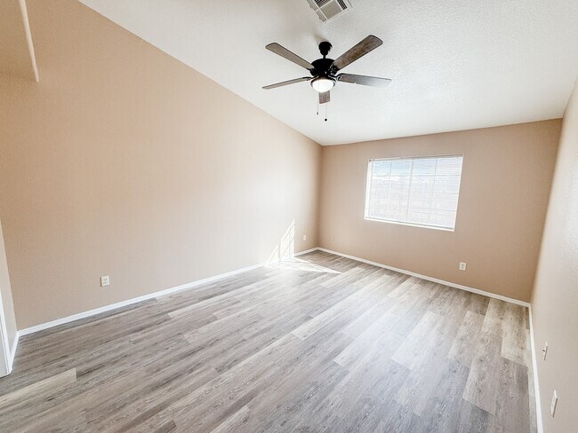 Building Photo - 9586 E 38th Pl