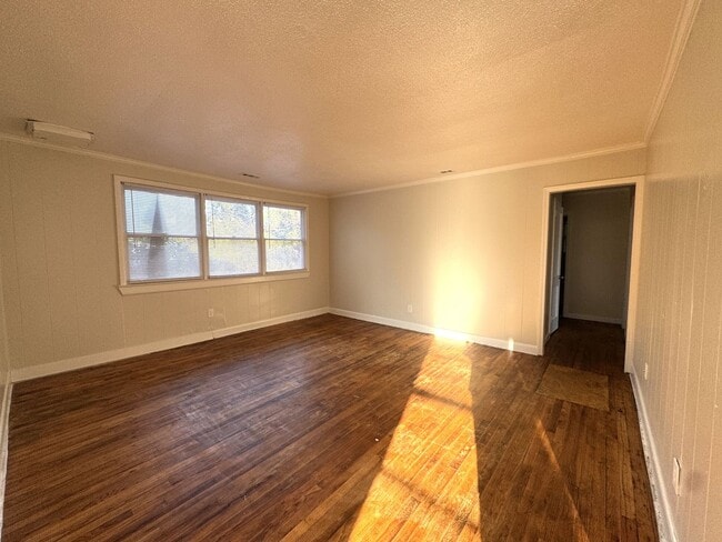 Building Photo - Adorable home !