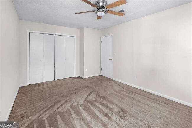 Building Photo - 990 Chapman Ln