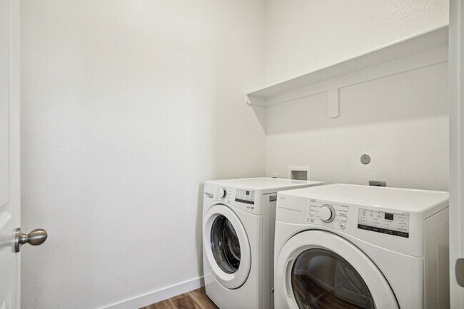 Building Photo - 919 Earnest Aly