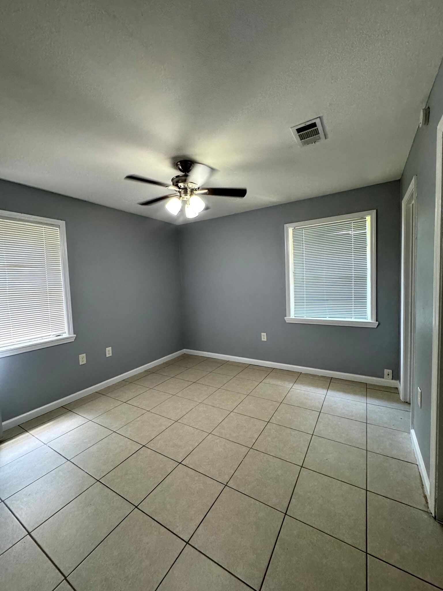 Building Photo - 8630 Corlett Dr