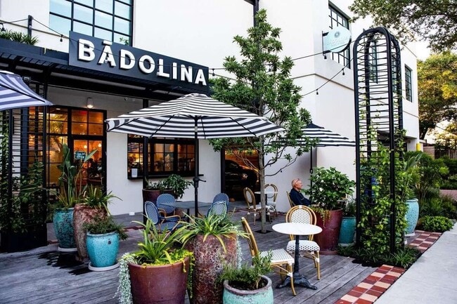 Building Photo - 4026 Villanova St