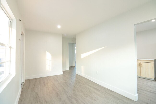 Building Photo - 1768 NW 112th Terrace
