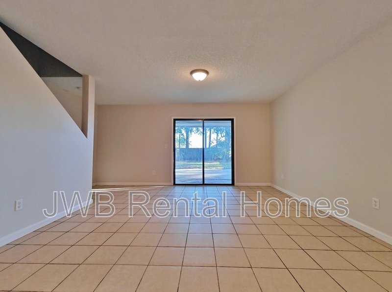 Building Photo - 4769 Barnes Rd S