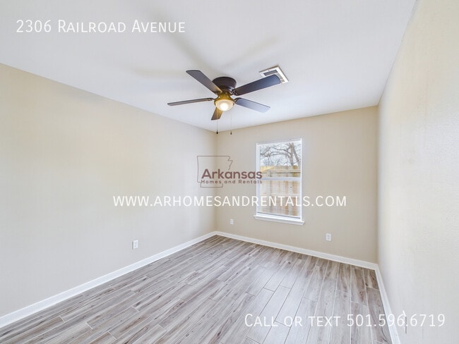 Building Photo - 2306 Railroad Ave